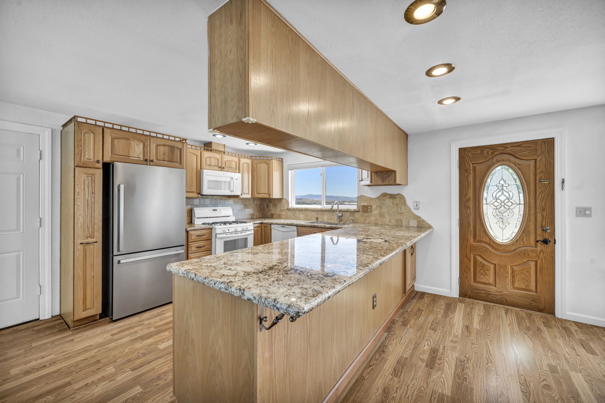 2440 Seneca Dr_25