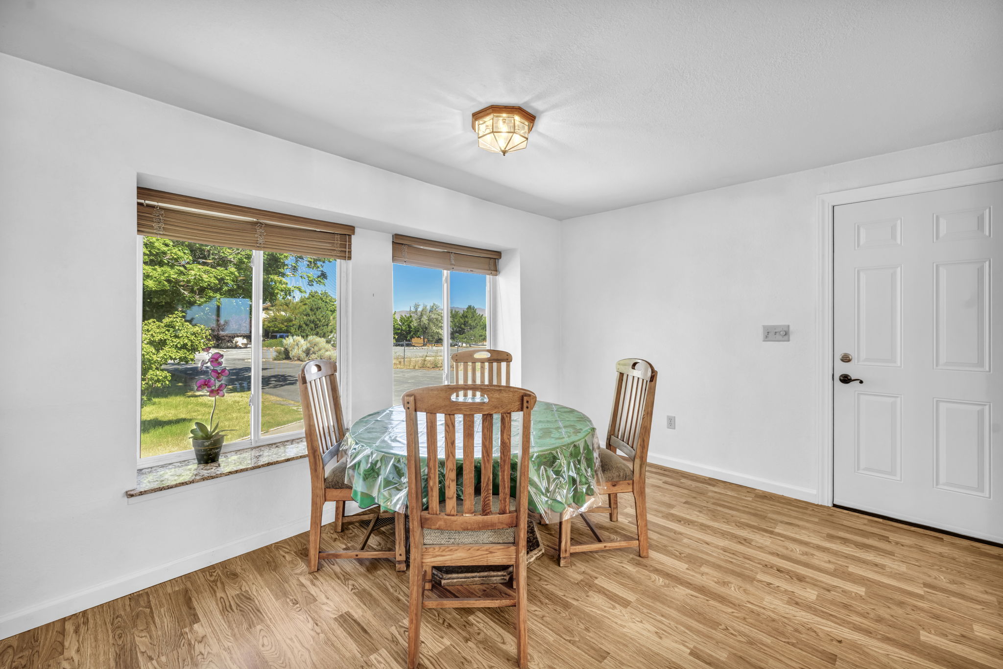 2440 Seneca Dr_20