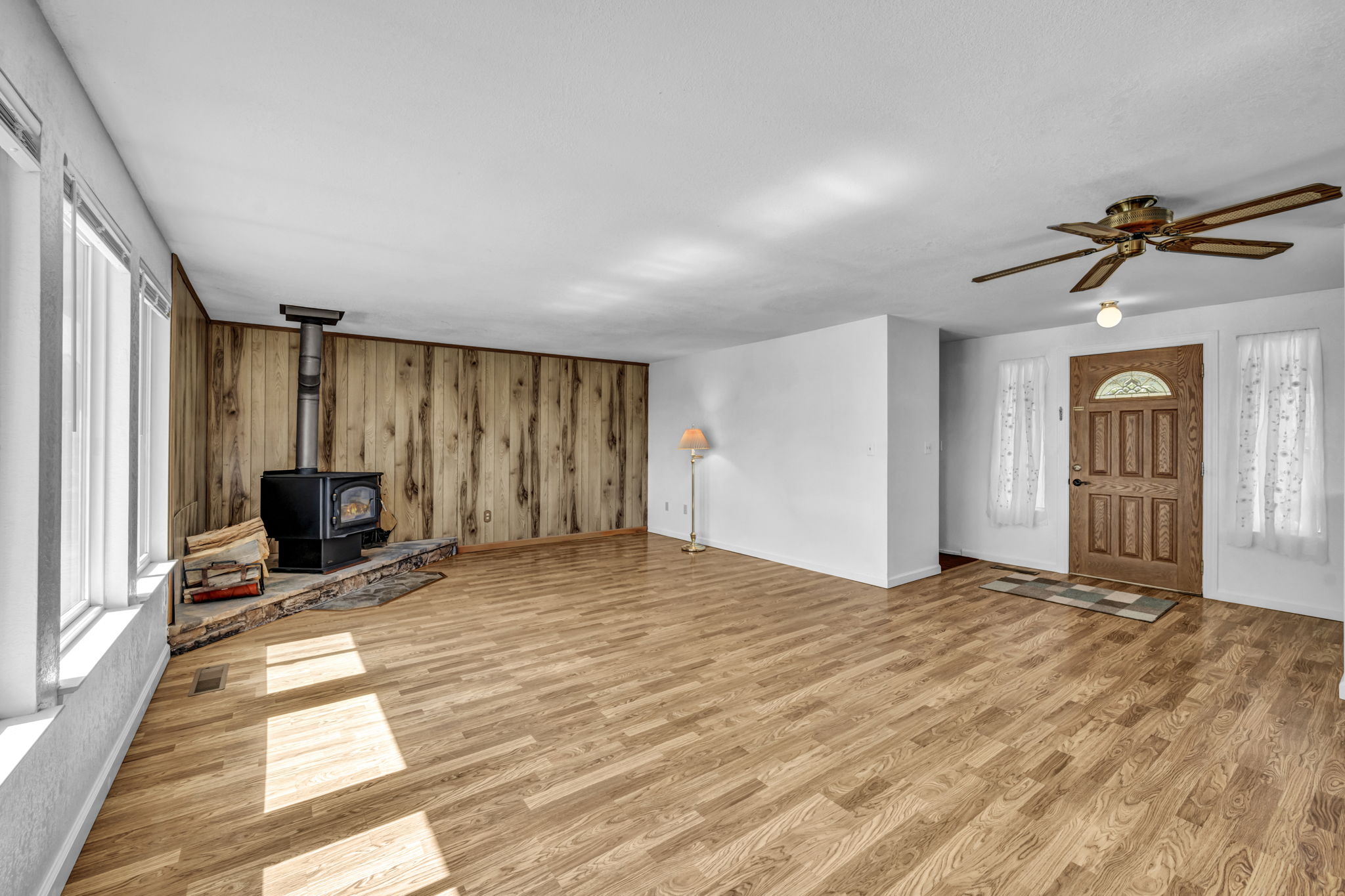2440 Seneca Dr_16