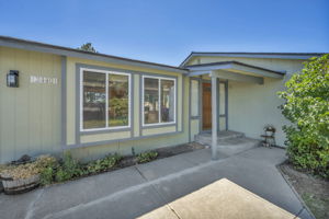 2440 Seneca Dr_66