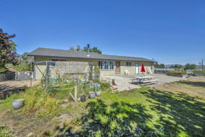 2440 Seneca Dr_50