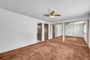 2440 Seneca Dr_43