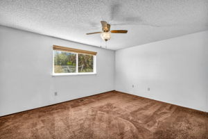 2440 Seneca Dr_41