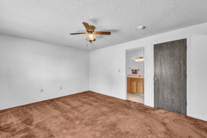 2440 Seneca Dr_42