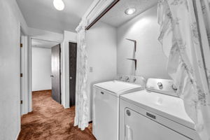 2440 Seneca Dr_40