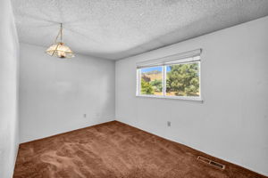 2440 Seneca Dr_33