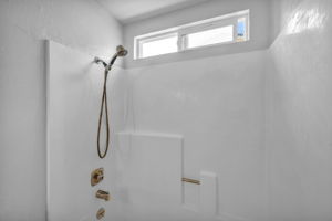 2440 Seneca Dr_37