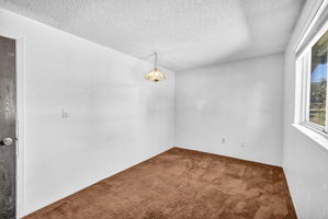 2440 Seneca Dr_34