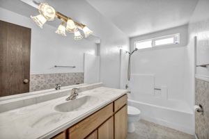 2440 Seneca Dr_36