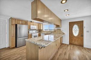 2440 Seneca Dr_25