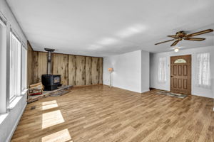 2440 Seneca Dr_16