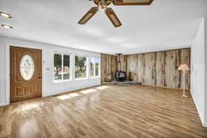 2440 Seneca Dr_15