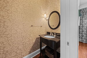 and attached powder bath