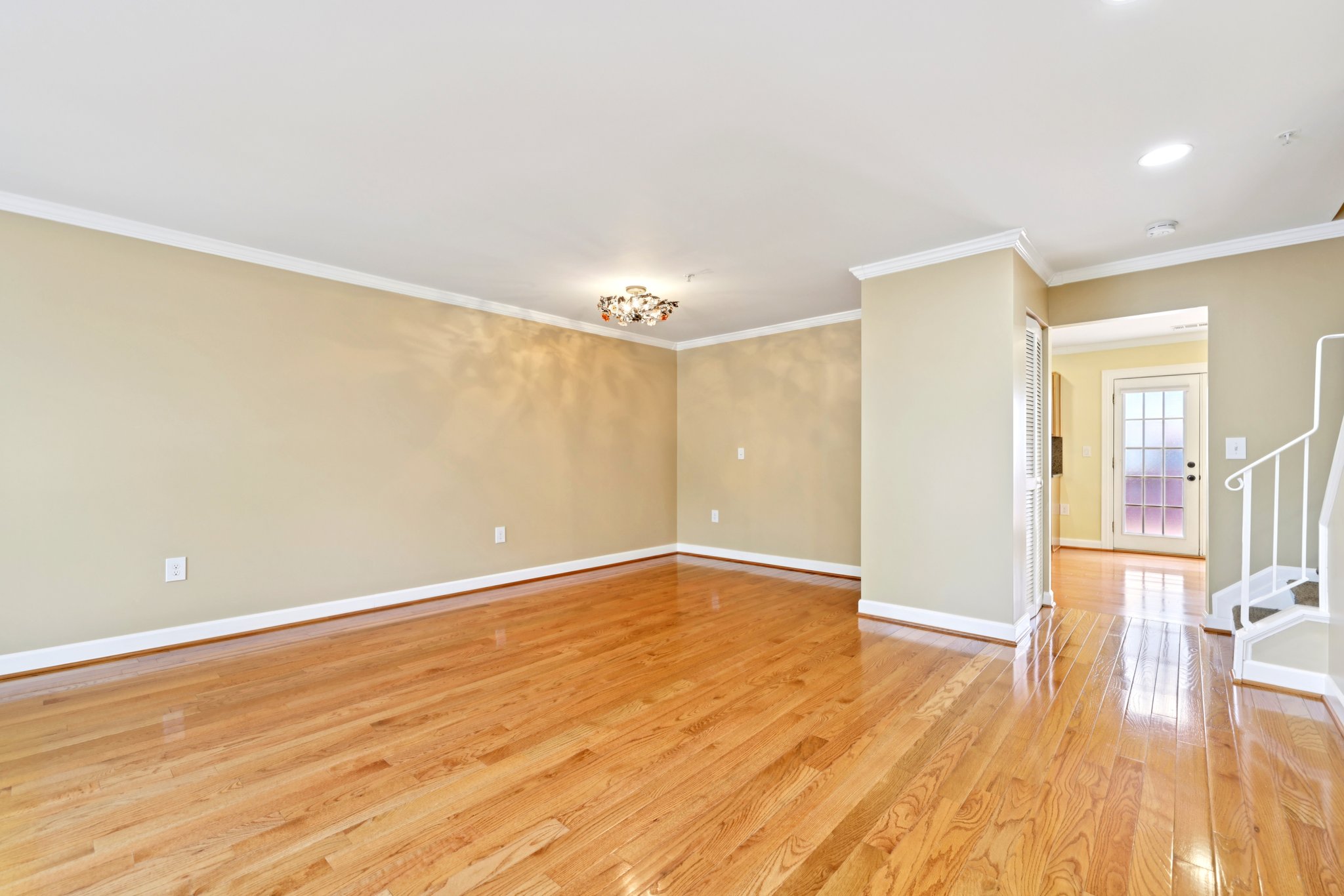 Wentworth Dr-S1007-006.jpg