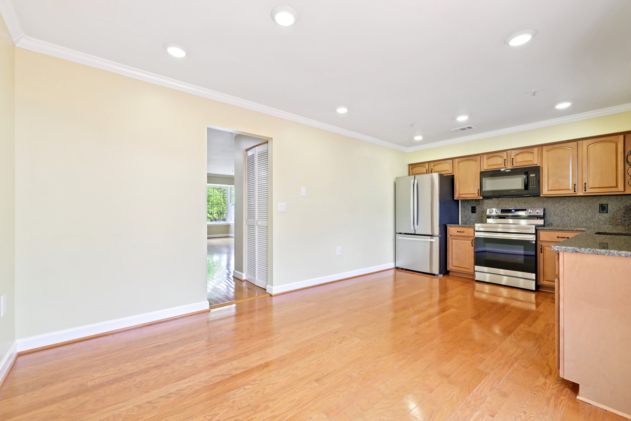 Wentworth Dr-S1007-011.jpg
