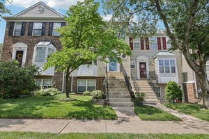 Wentworth Dr-S1007-001.jpg