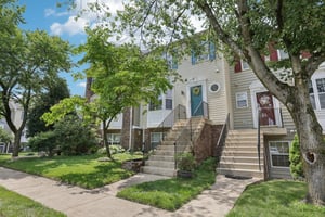 Wentworth Dr-S1007-004.jpg