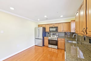 Wentworth Dr-S1007-012.jpg