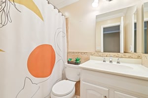 Wentworth Dr-S1007-020.jpg