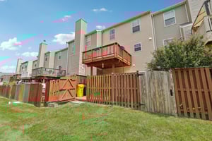 Wentworth Dr-S1007-031.jpg