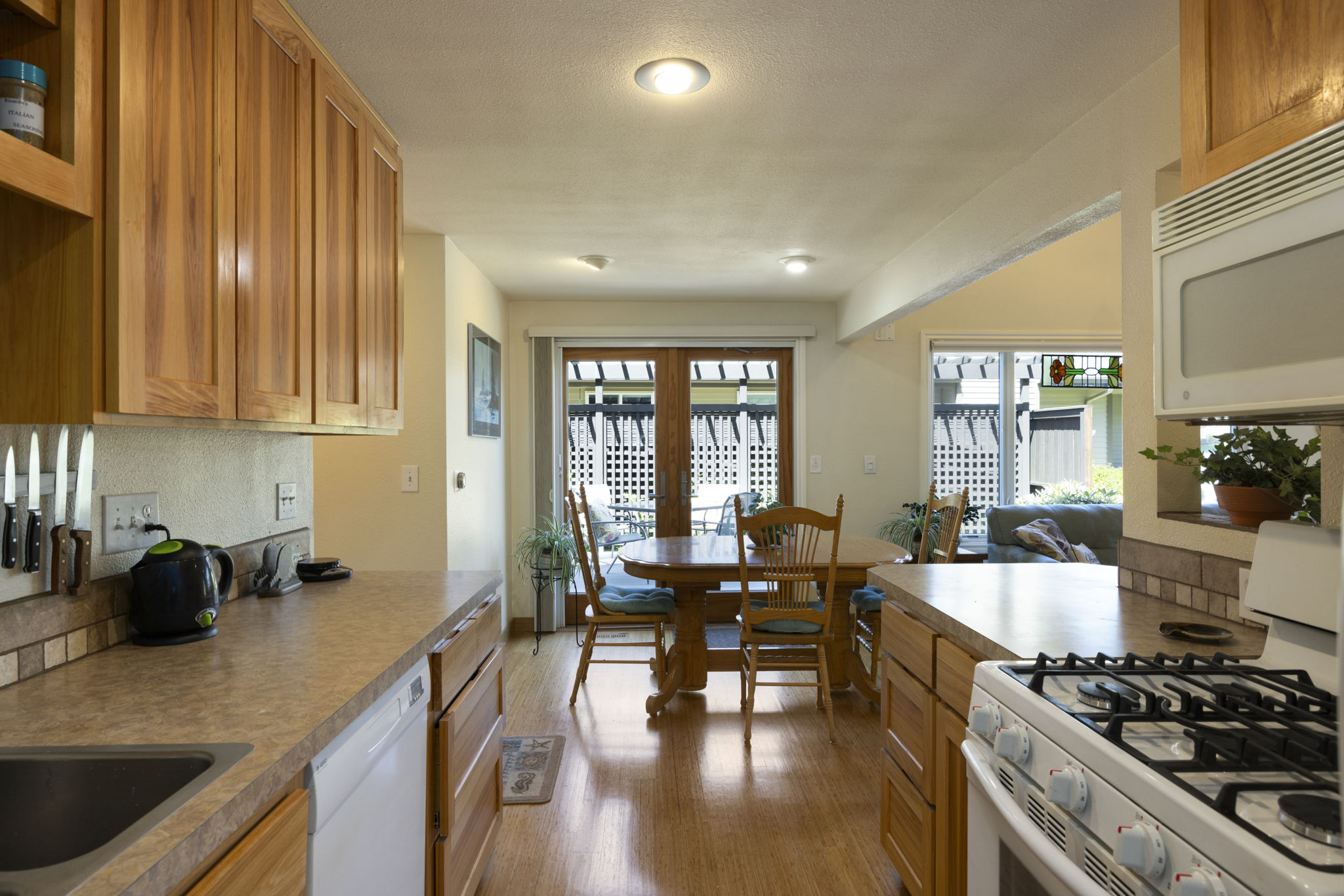 Lovely bamboo floors throughout!