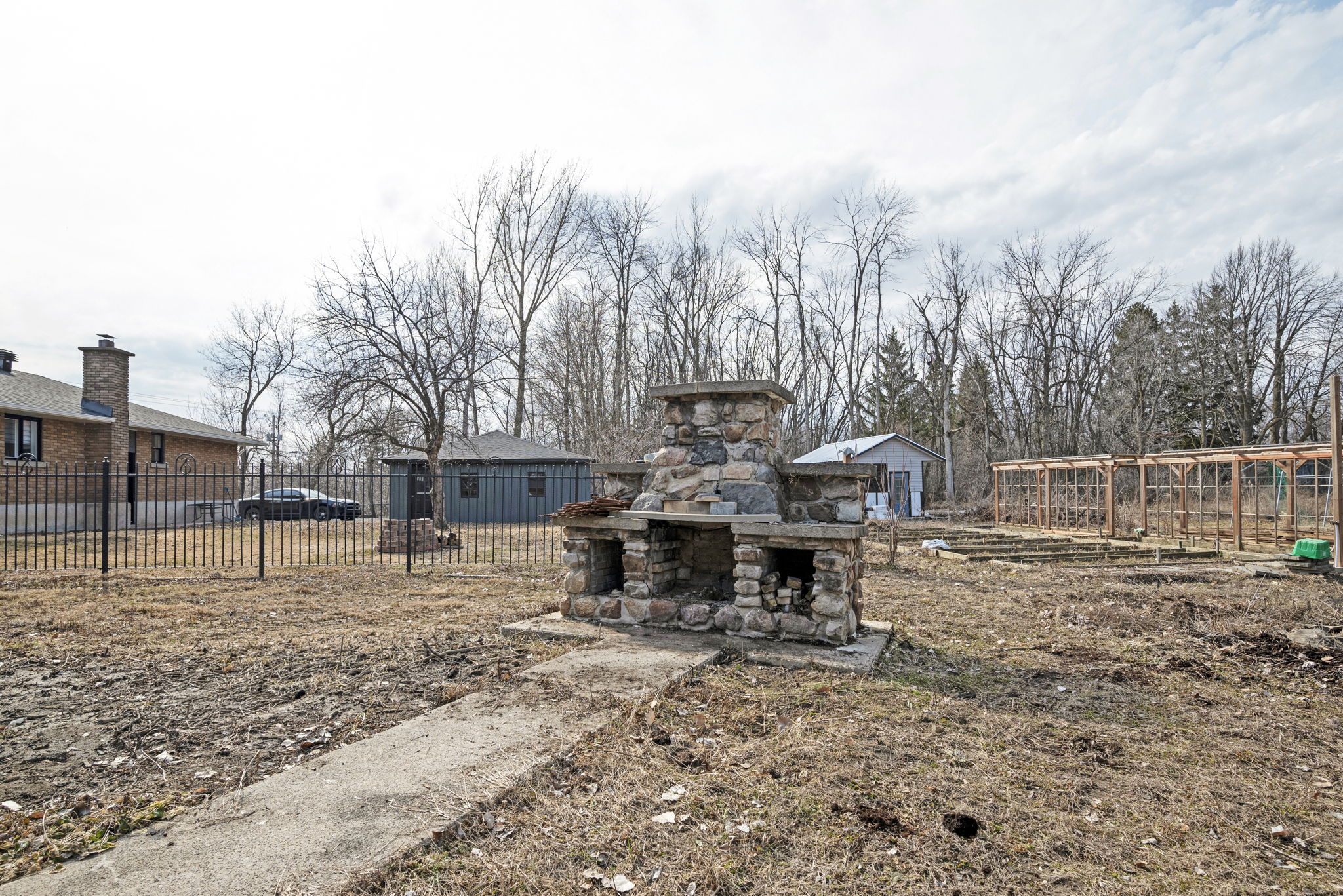  Photo 45