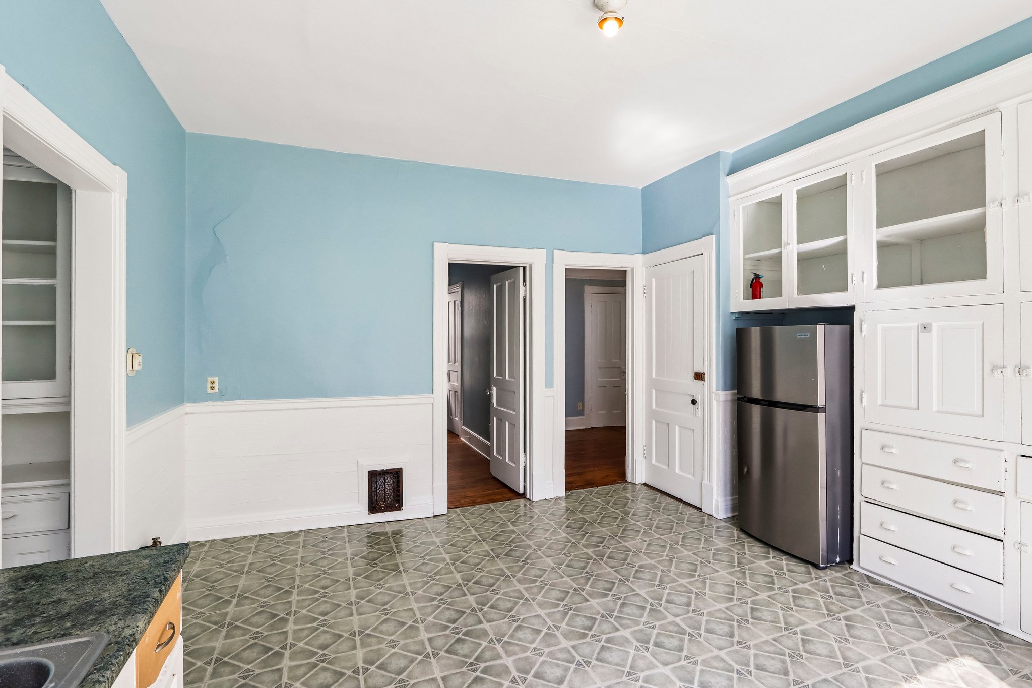 2444 N Palmer St unit 2446-S1209-012.jpg