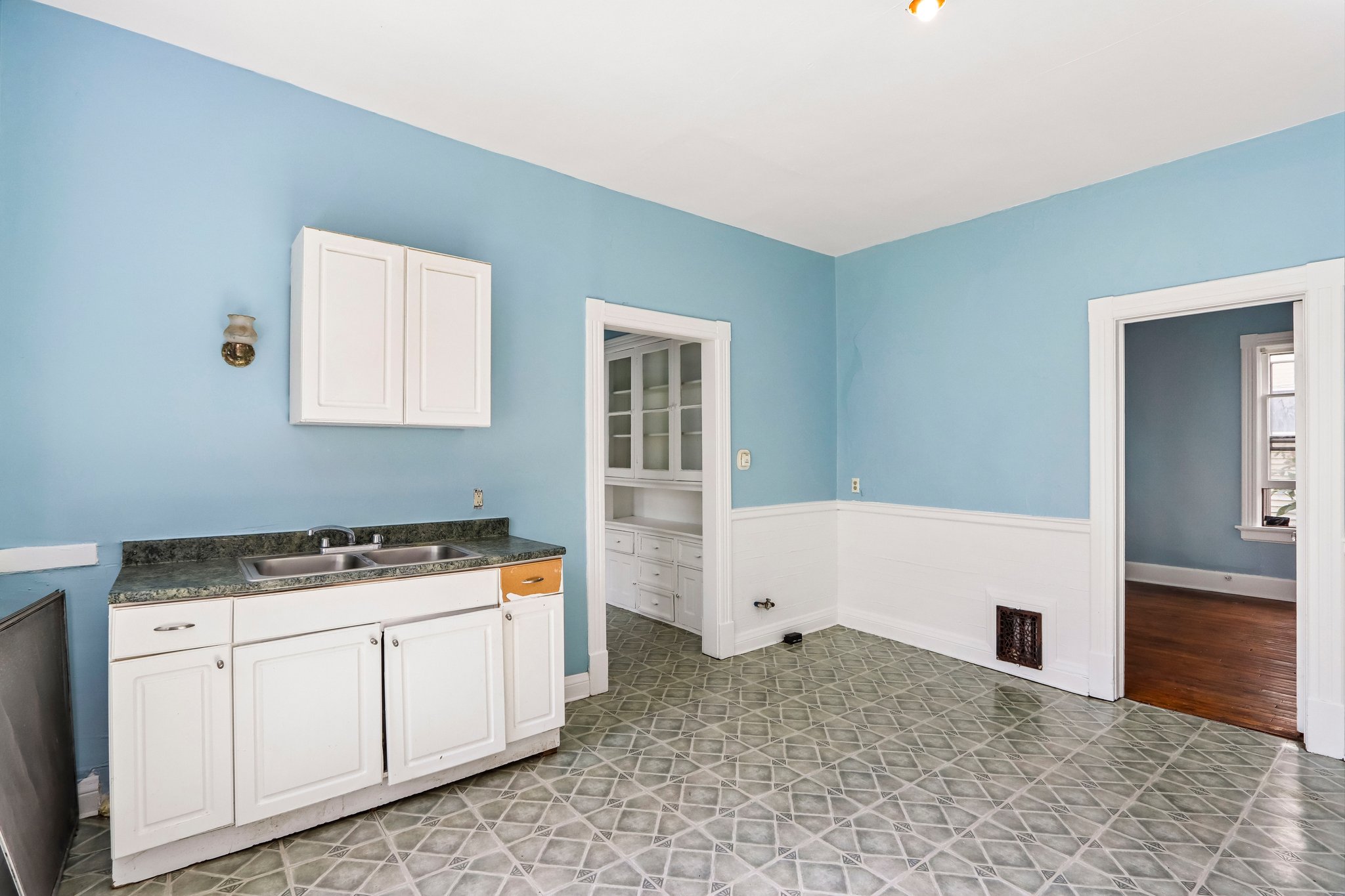 2444 N Palmer St unit 2446-S1209-013.jpg