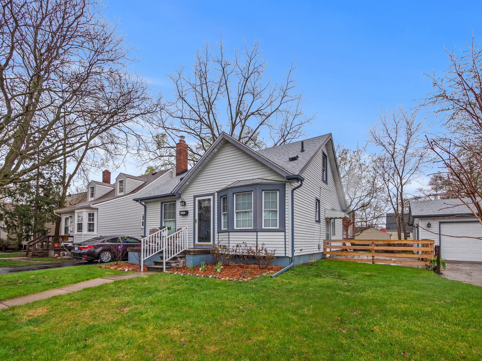 2445 Cambridge Rd, Berkley, MI 48072, USA Photo 11