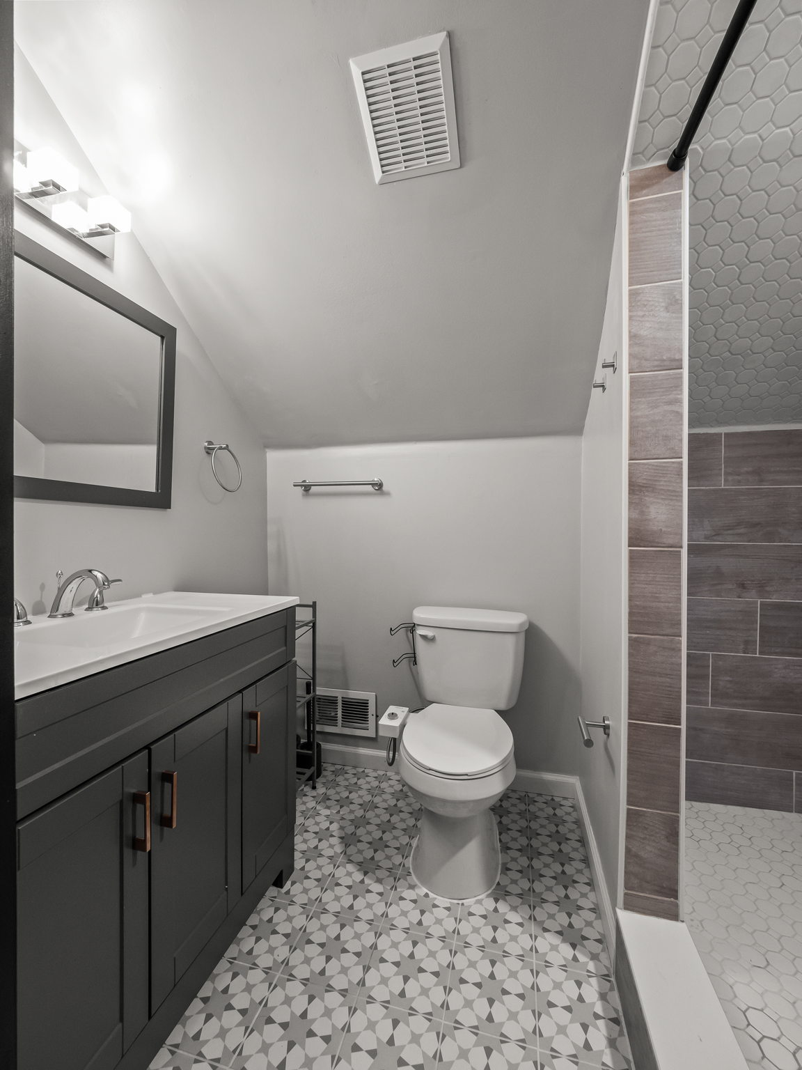 2445 Cambridge Rd, Berkley, MI 48072, USA Photo 40