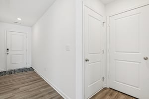 Kercheval St-S2801-033.jpg