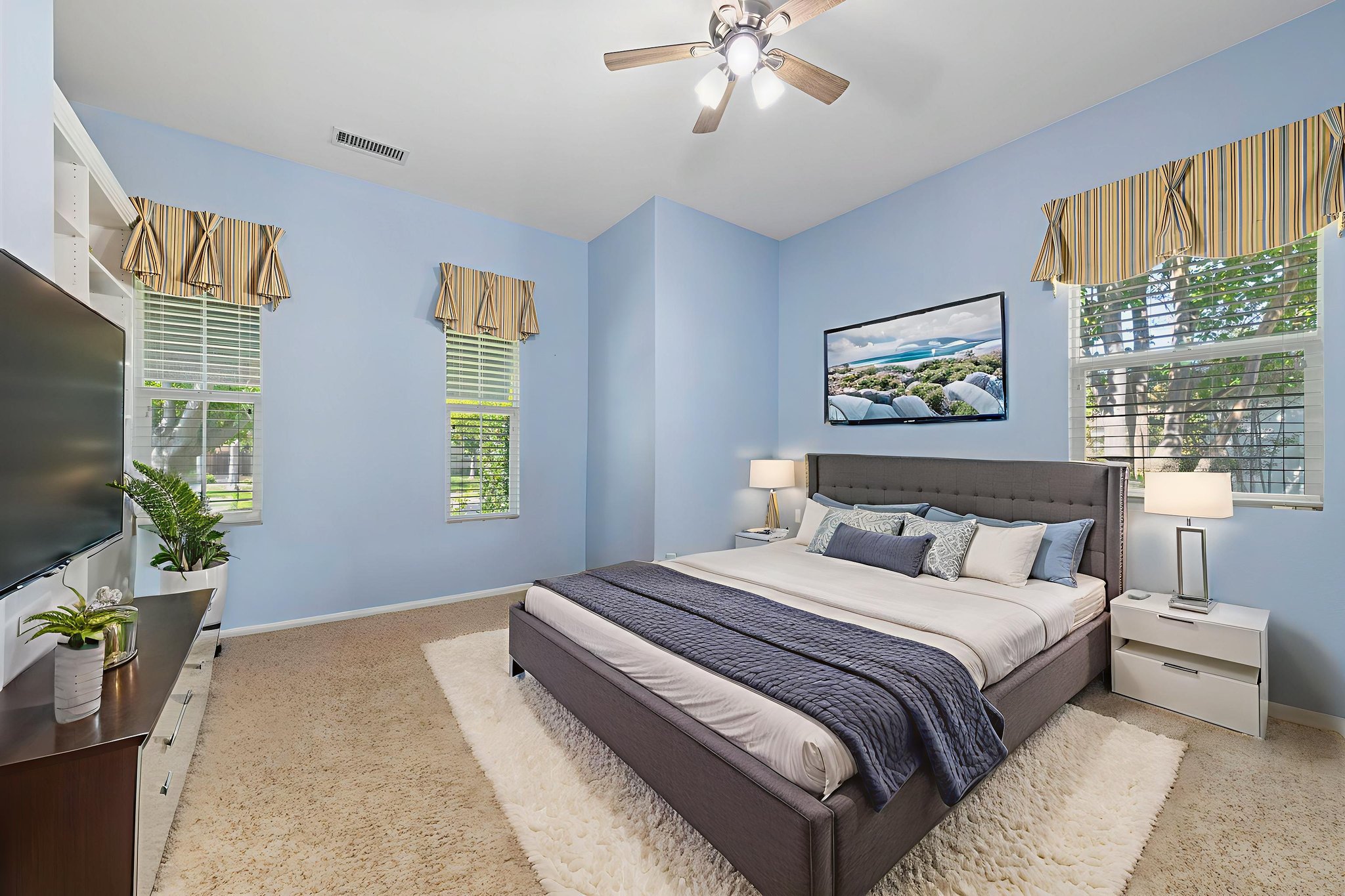 087A0699a virtually staged.jpeg