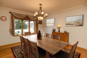 2447_Colleen_Ln_NE_10-Dining_Room_19-08-25_19_02