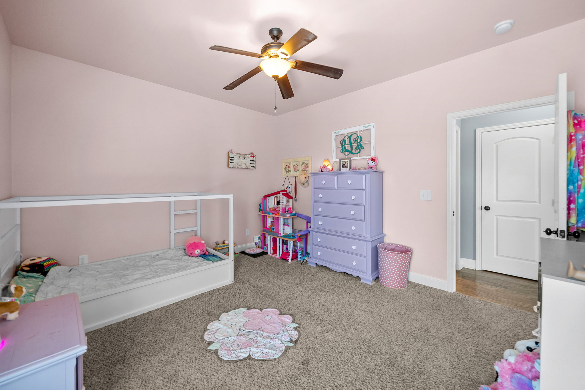  Photo 41