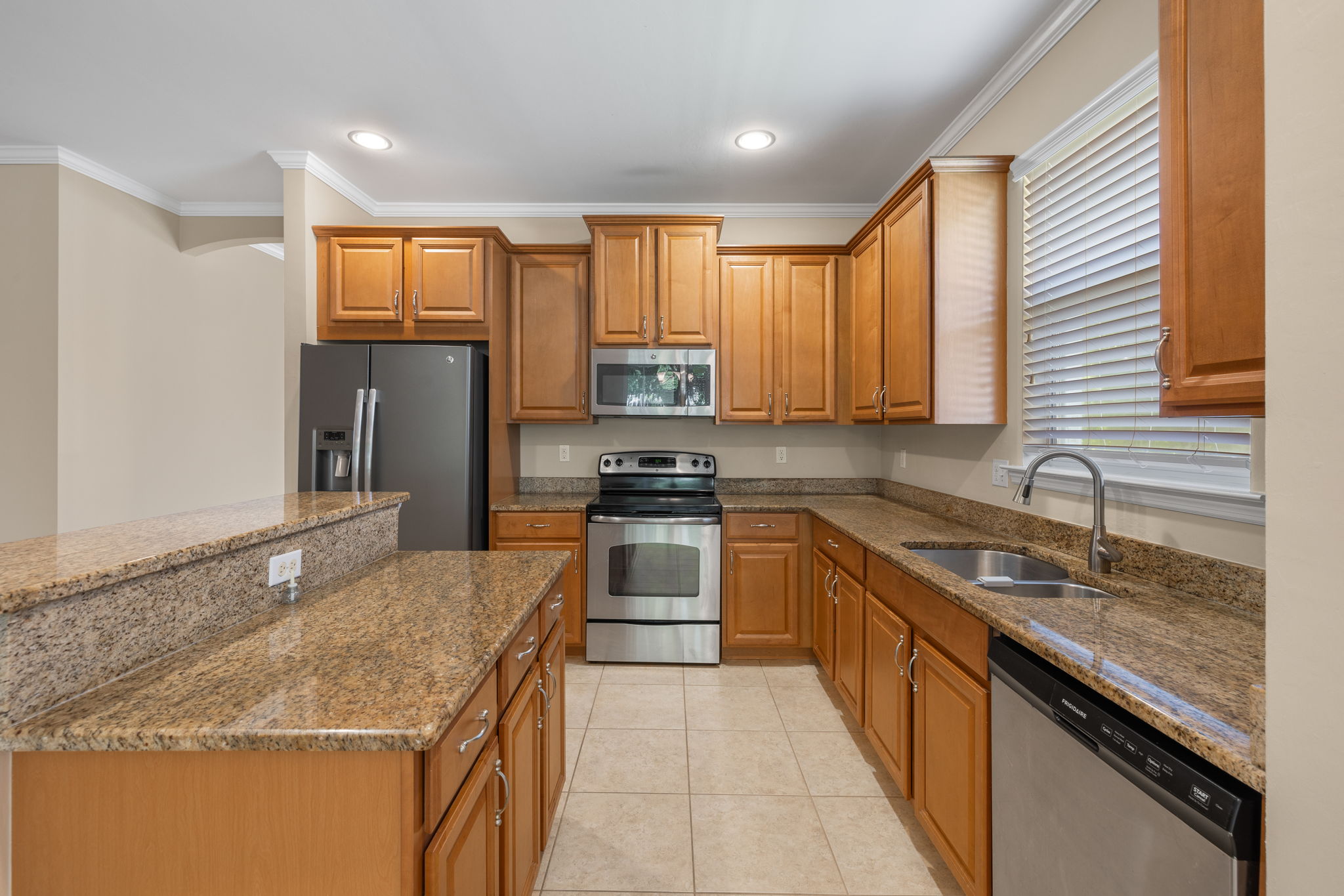 Kitchen 2 of 4