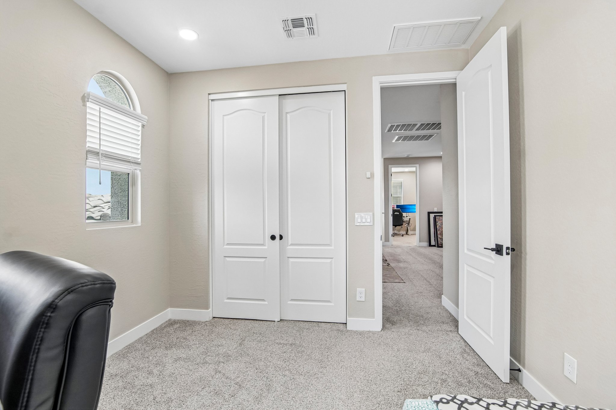 N 142 Dr-S1708-025.jpg