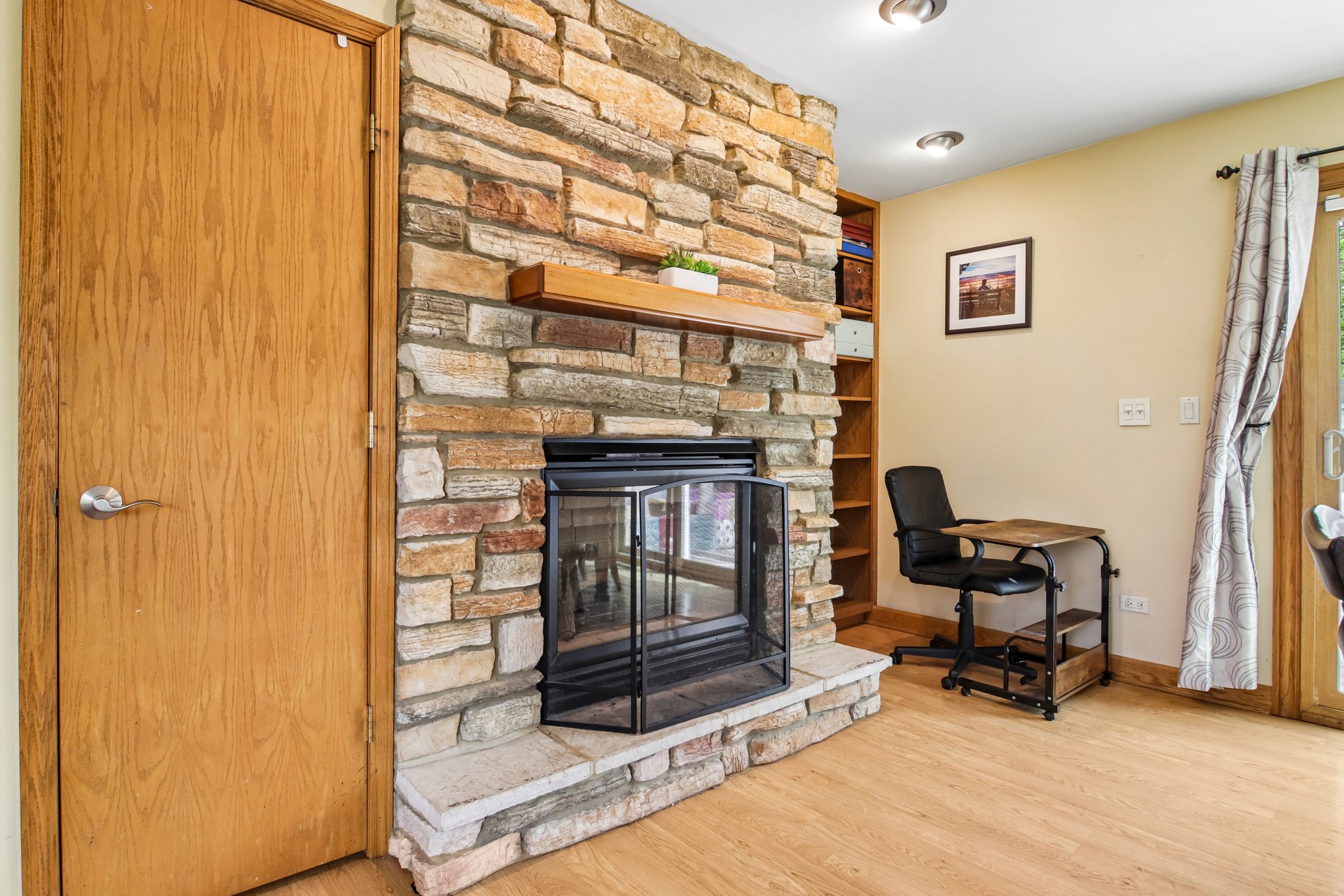 Amherst Ave-S2404-007.jpg