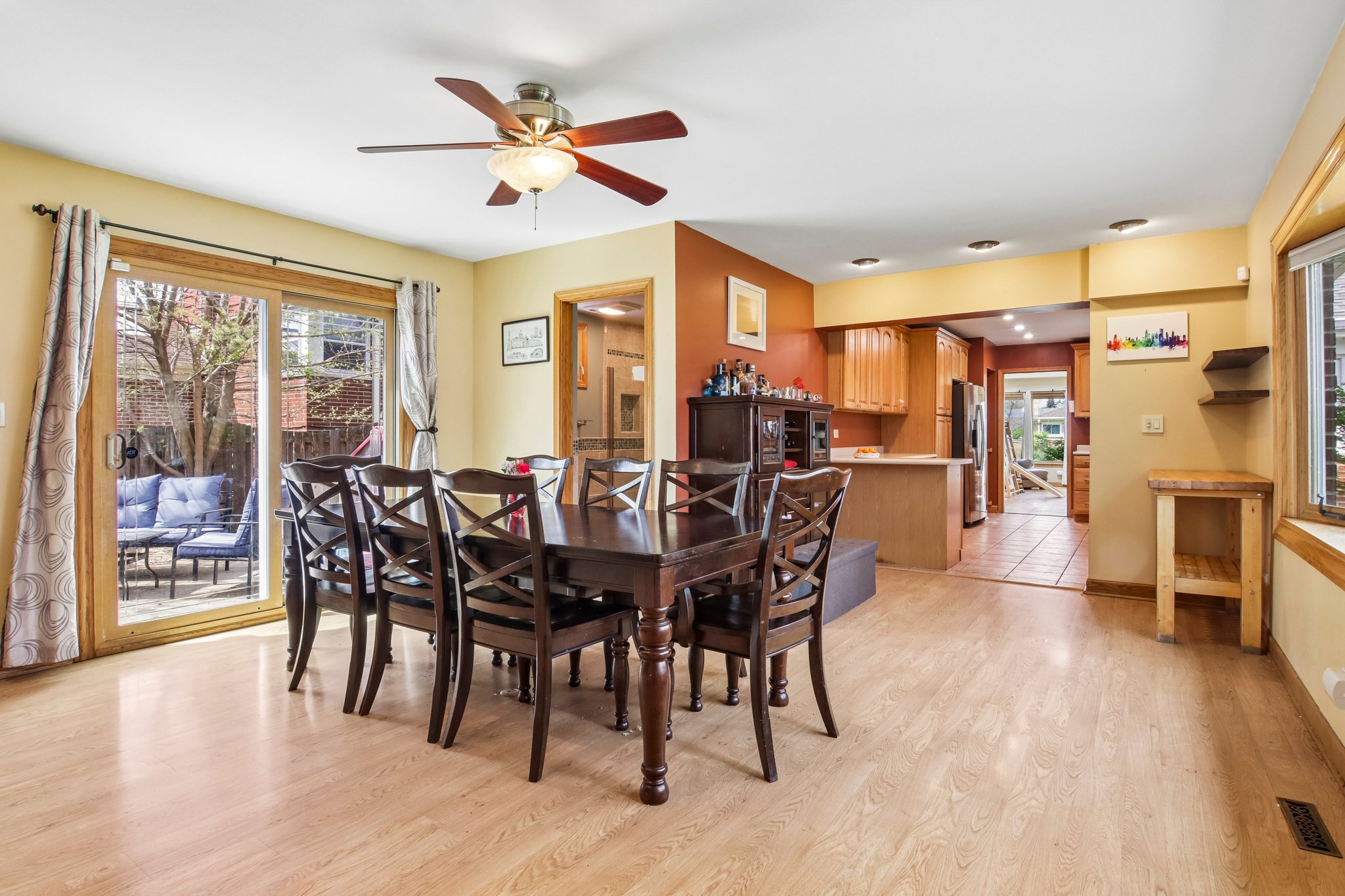 Amherst Ave-S2404-014.jpg