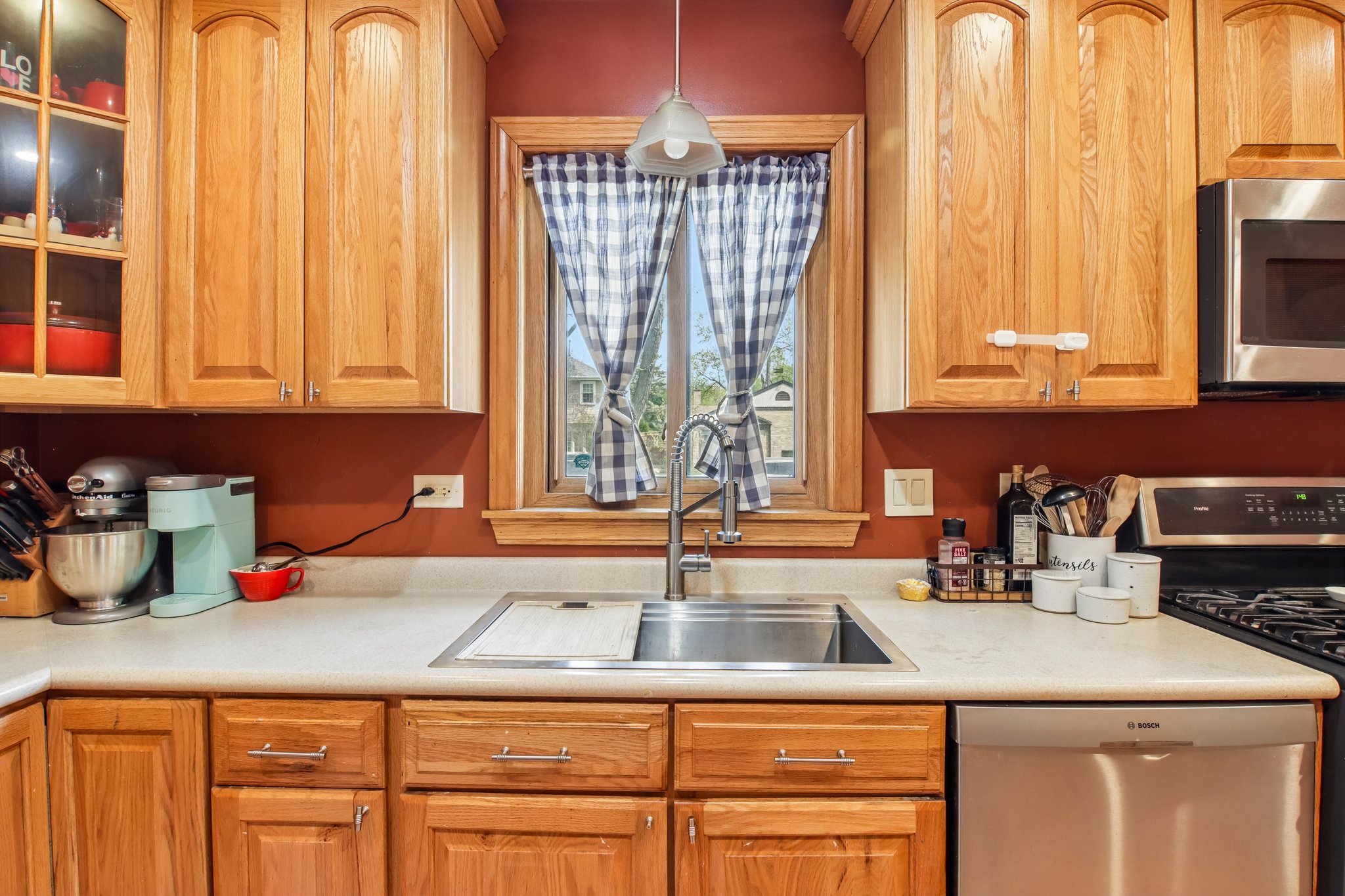 Amherst Ave-S2404-017.jpg