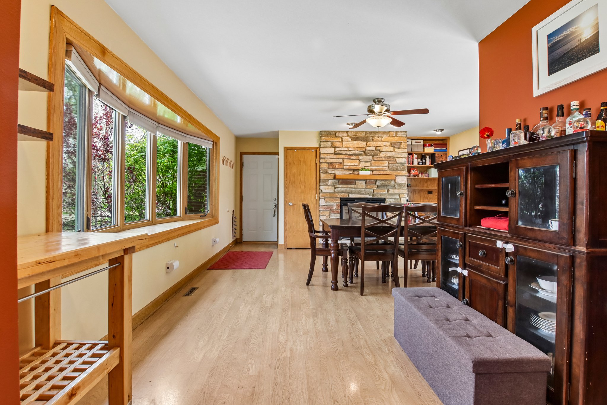 Amherst Ave-S2404-019.jpg