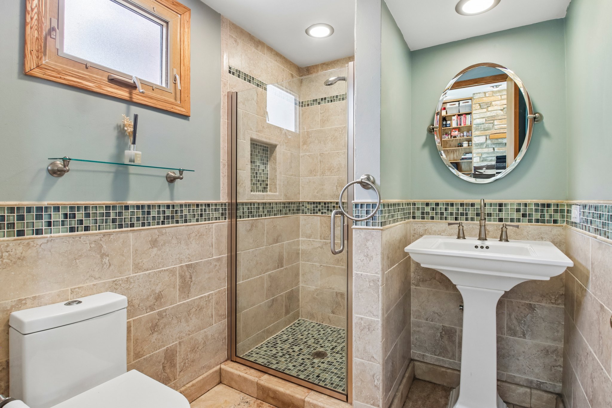 Amherst Ave-S2404-020.jpg