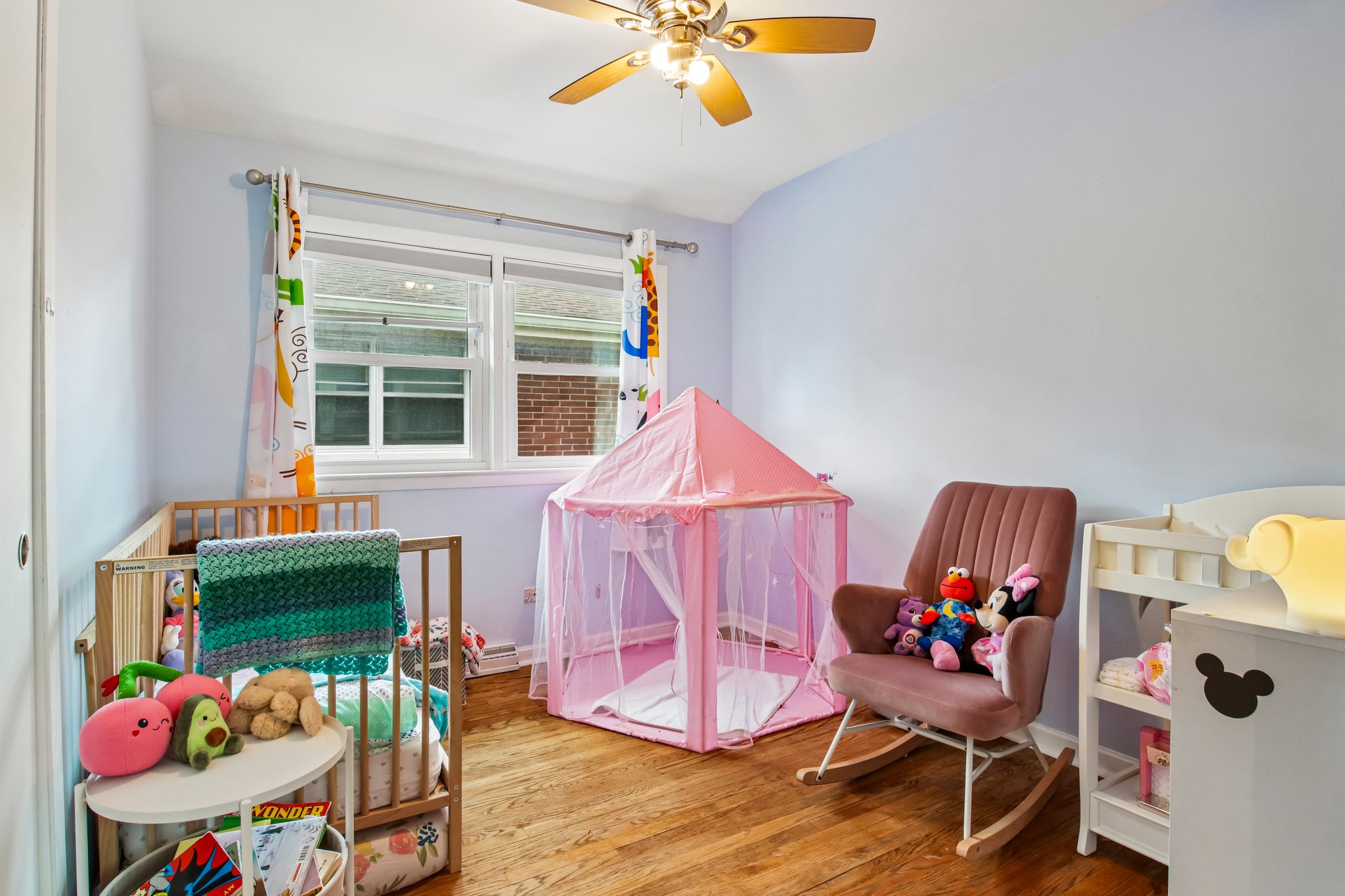 Amherst Ave-S2404-030.jpg