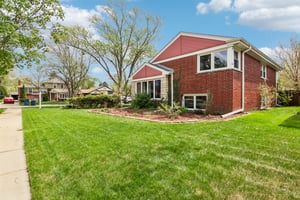 Amherst Ave-S2404-002.jpg