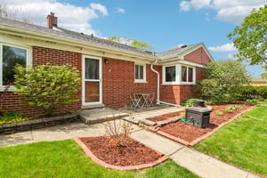 Amherst Ave-S2404-006.jpg