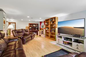 Amherst Ave-S2404-011.jpg