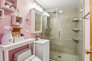 Amherst Ave-S2404-021.jpg