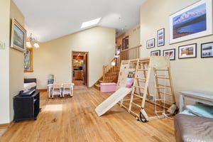 Amherst Ave-S2404-023.jpg