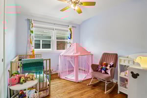 Amherst Ave-S2404-030.jpg