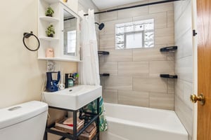 Amherst Ave-S2404-032.jpg