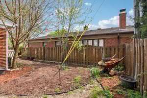 Amherst Ave-S2404-037.jpg